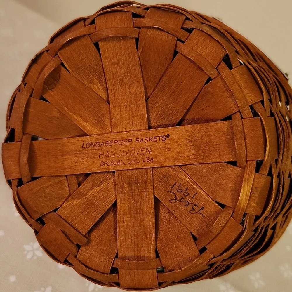 Longaberger 1992 Discovery Basket